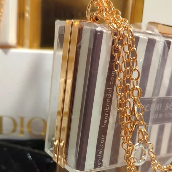 Henri Bendel Paper Shopping BAG UPCYCLED Novelty Clutch